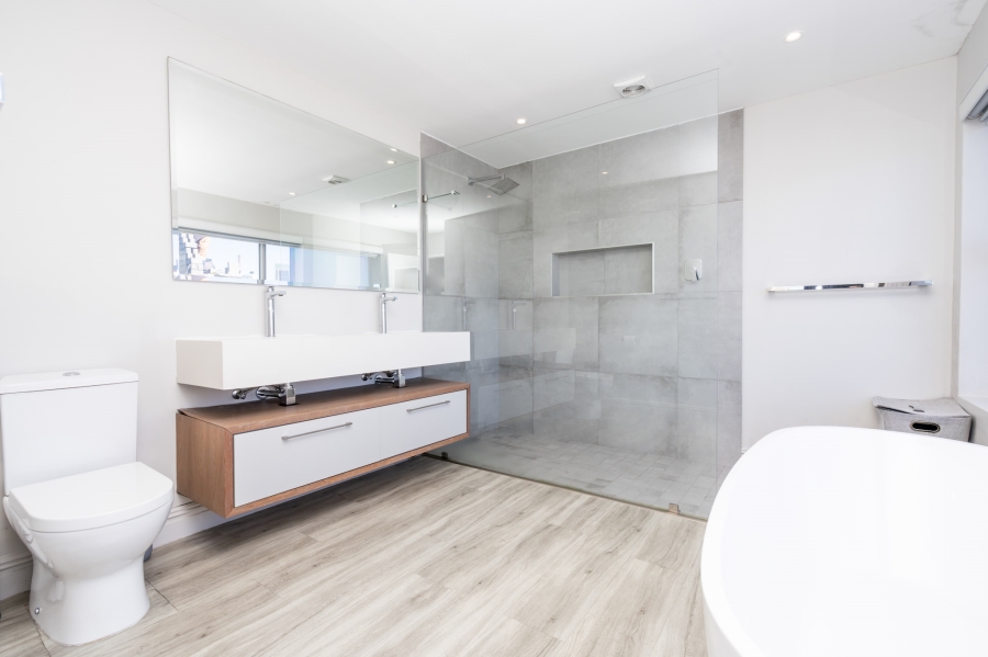 6 Bedroom Property for Sale in Myburgh Park Western Cape